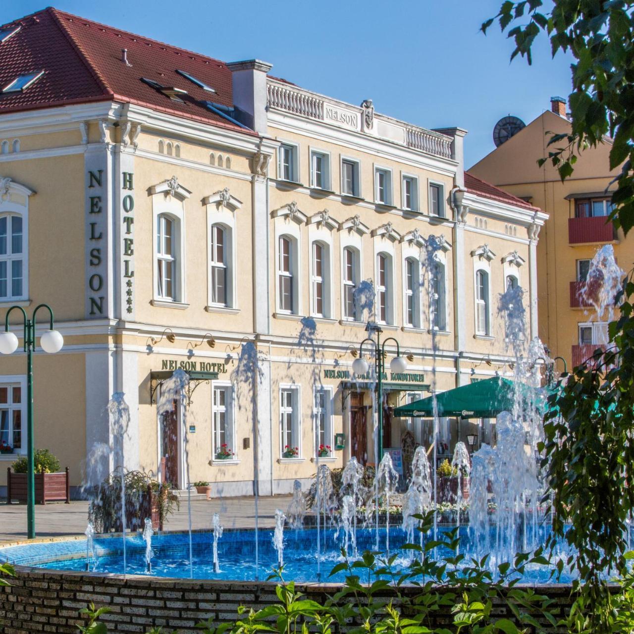 Nelson Hotel Hajdúszoboszló Extérieur photo